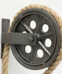 Coat hanger - hjul i jern med reb og kroge