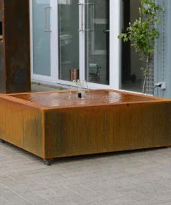 Corten Vandfontæne - Firkantet Vandkunst i rust med LED lys