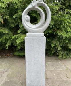 Family - Mor - Far - Barn Skulptur i grå Terrazzo med sokkel - 120cm