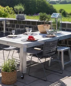 Galvaniseret havebord / spisebord med betonfliser og hjul