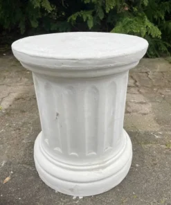 Havefigur - Skønhed i hvid beton 120cm - M/U Sokkel