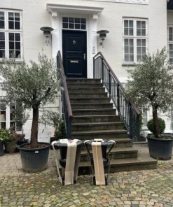 Krukker / Vaser i sort støbejern - 2 størrelser på fod