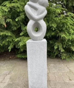 Soulmate havefigur med sokkel - 97cm - Grå Terrazzo