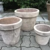 Sæt med 3 koniske klassiske Terracotta krukker med ornamenter