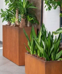 Stor plantekumme i rust med planteindsatse - L.114xH.82cm