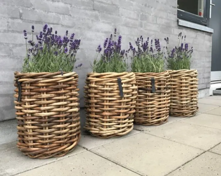 Store runde flettede rattan kurve / krukker - M/U Hjul