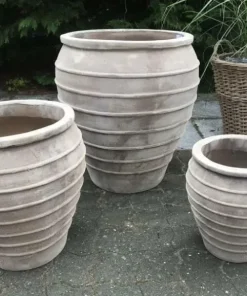 Terracotta krukker med striber